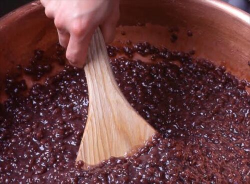 sweet red bean paste making image